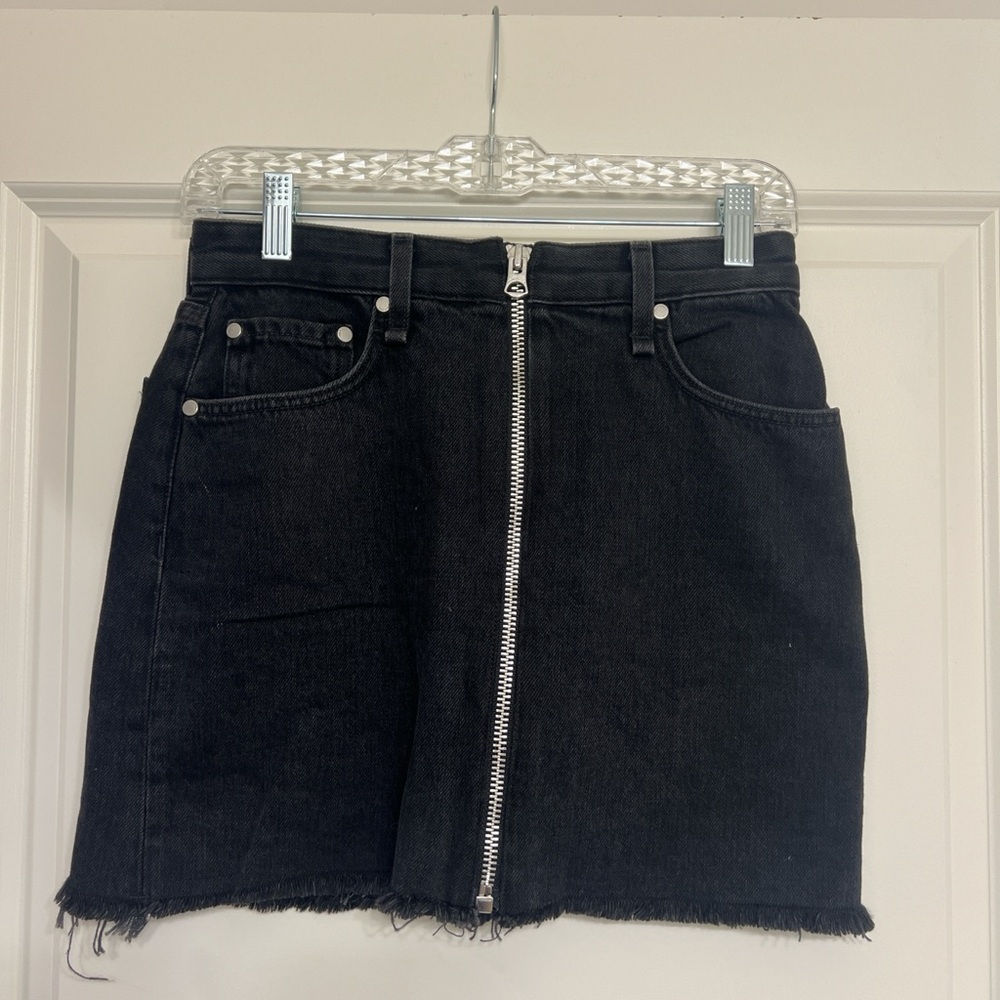 Rag & Bone Black Denim Mini Skirt with Front Zipper sz 24, has stretch